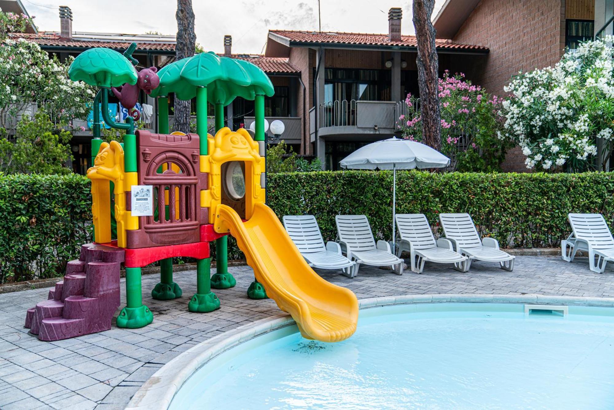Arcobaleno Village H Marina Di Bibbona Exterior foto